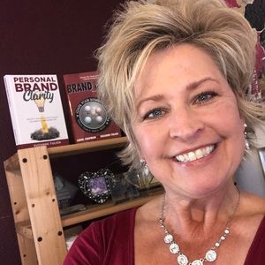 Meet your Posher, Suzanne